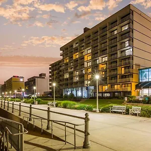 3* Hotel Coastal & Virginia - Oceanfront